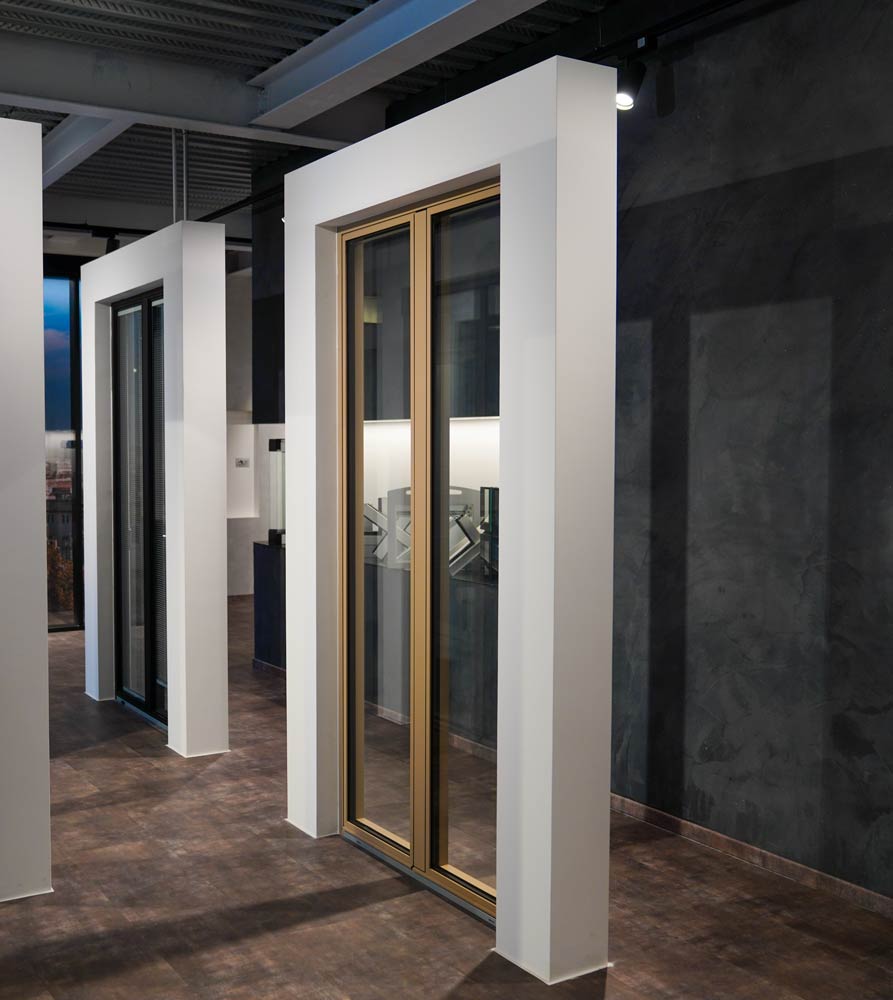 Dettaglio finestra Astra showroom